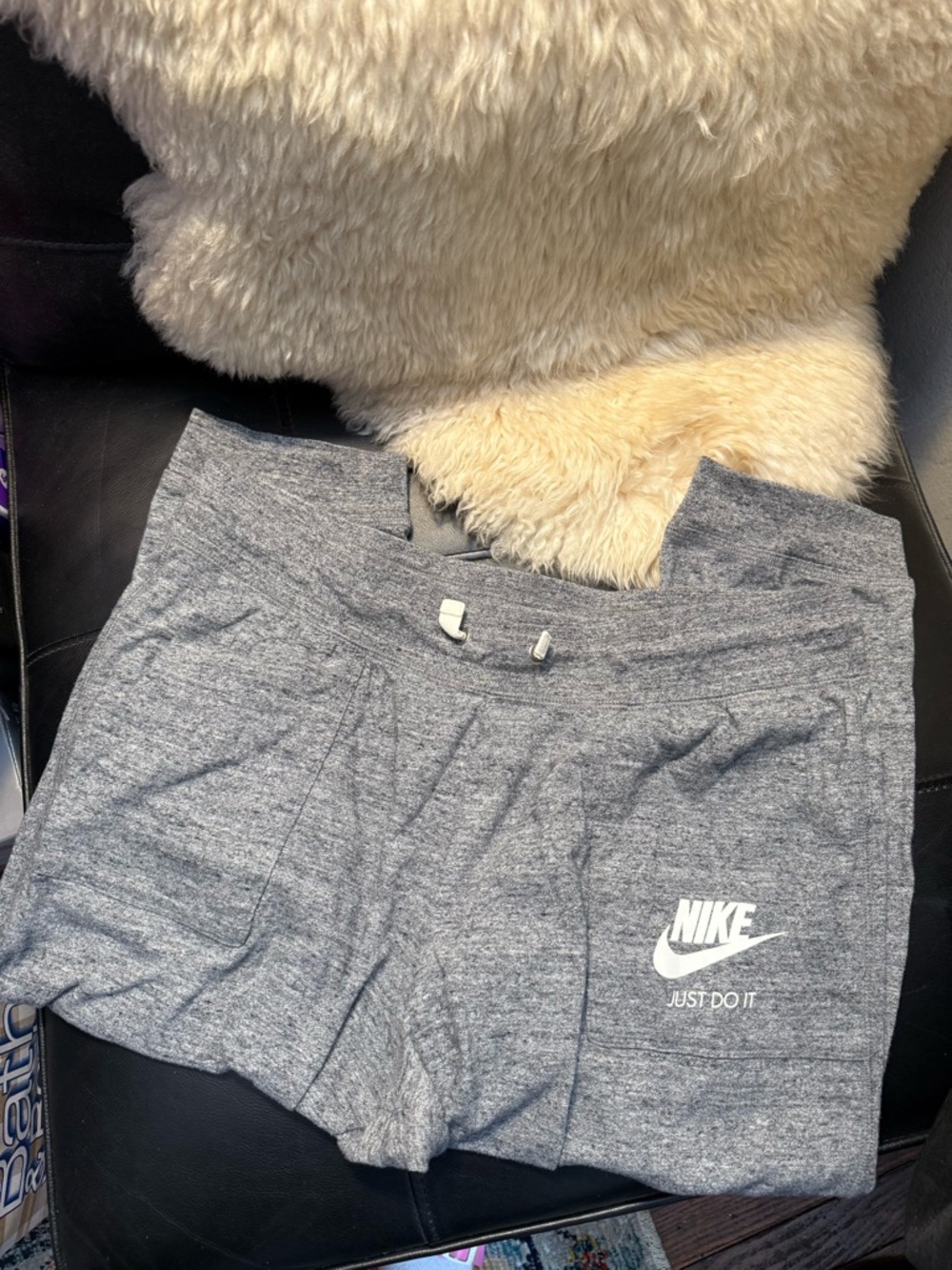 EUC Nike Wmns Cropped jogger Sz XL Lightweight Grey - Picture 3 of 6